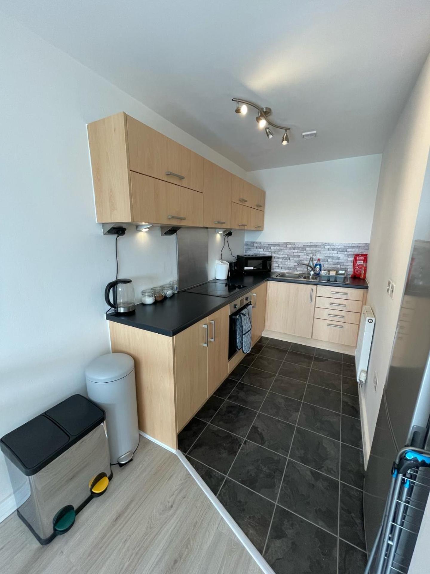 Apartment Balcony - Views Of Etihad Stadium - Near Coop Live Arena - Free Parking Manchester