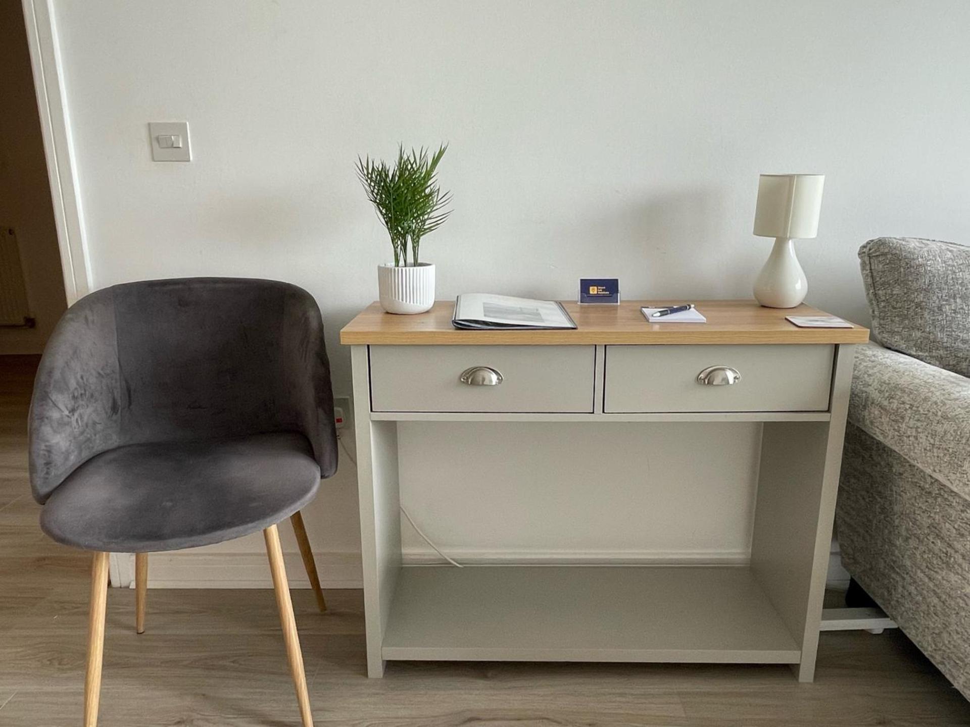 Apartment Balcony - Views Of Etihad Stadium - Near Coop Live Arena - Free Parking