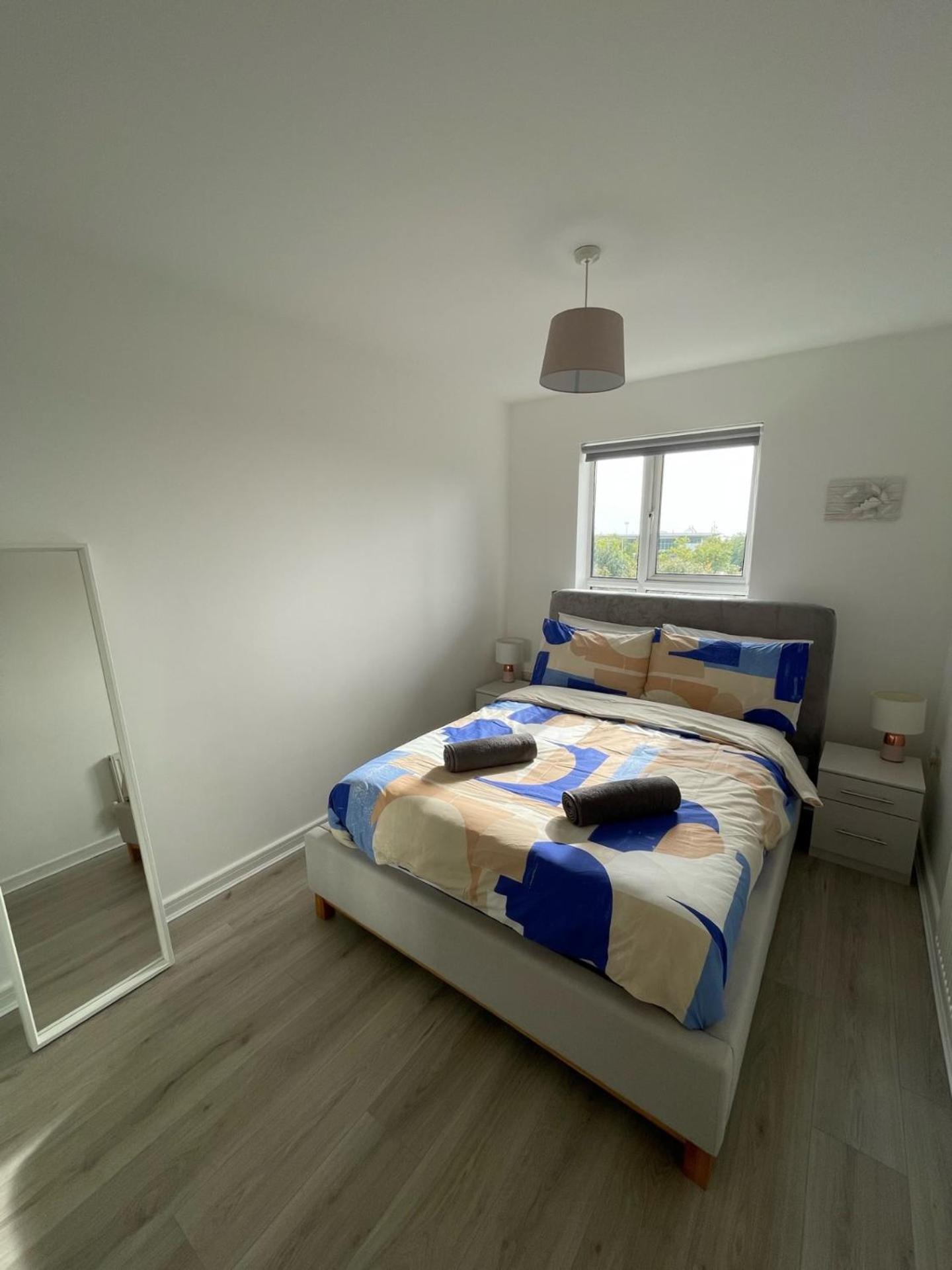 Apartment Balcony - Views Of Etihad Stadium - Near Coop Live Arena - Free Parking *